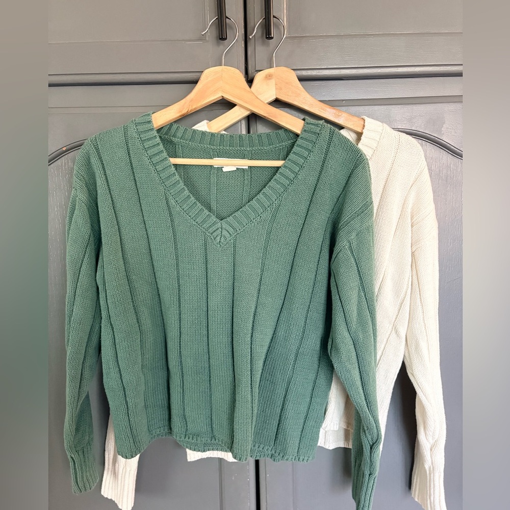 Aéropostale Ribbed V Neck Sweater Bundle XS/S Green & Cream Cropped Knit